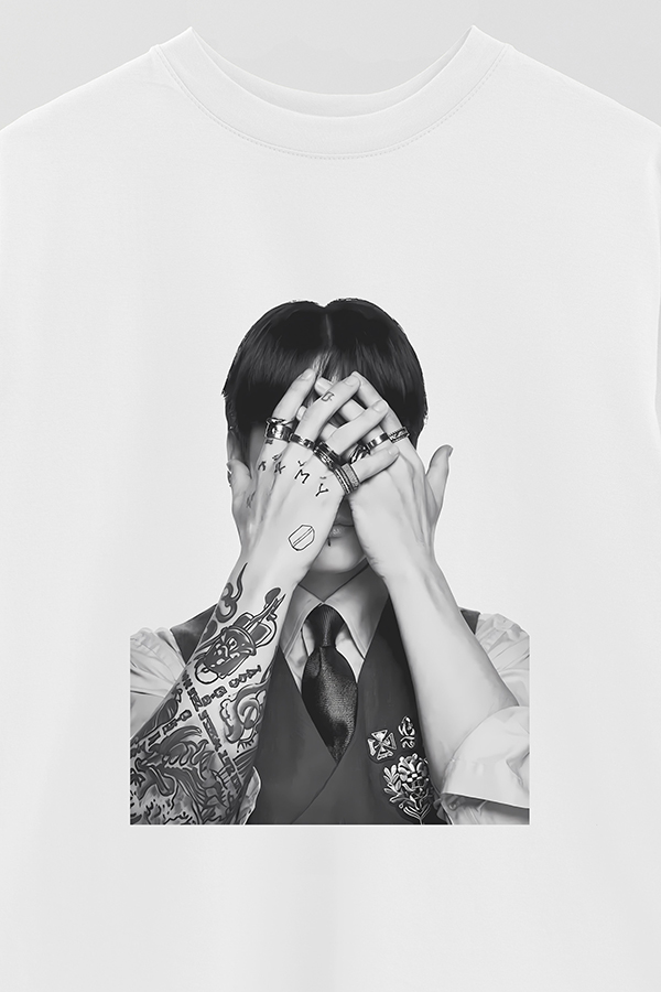 REMERA OVER ESTAMPADA BTS BW JUNGKOOK