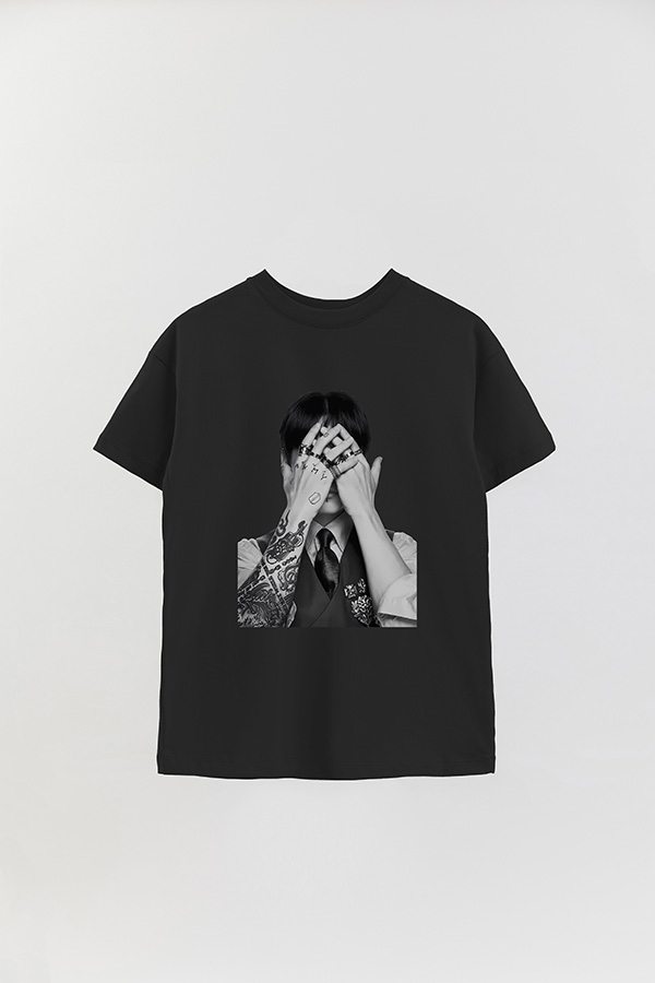 REMERA OVER ESTAMPADA BTS BW JUNGKOOK