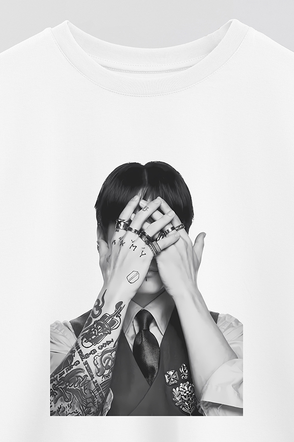 REMERA CROP ESTAMPADA BTS BW JUNGKOOK