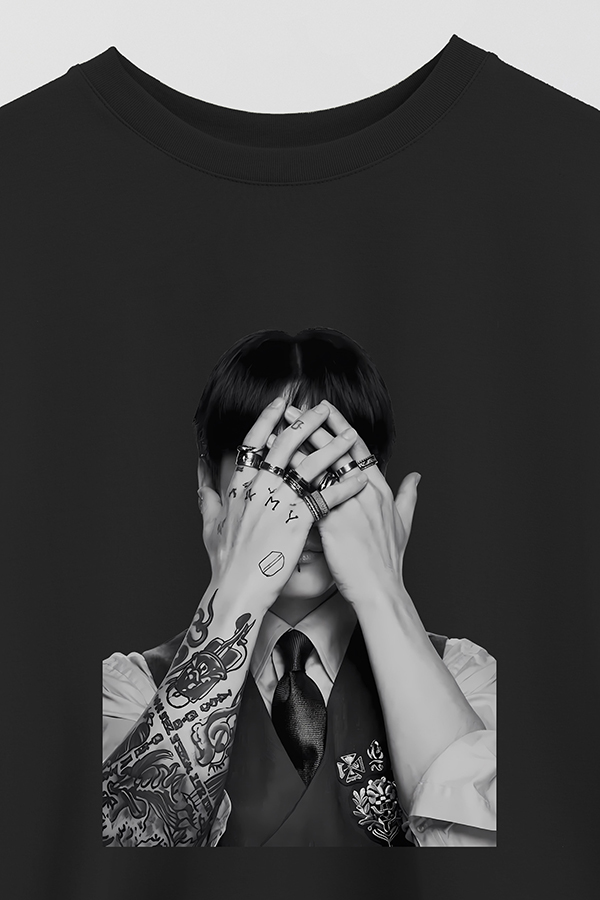 REMERA CROP ESTAMPADA BTS BW JUNGKOOK