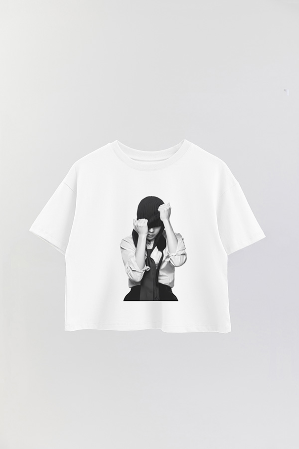 REMERA CROP ESTAMPADA BTS BW JHOPE