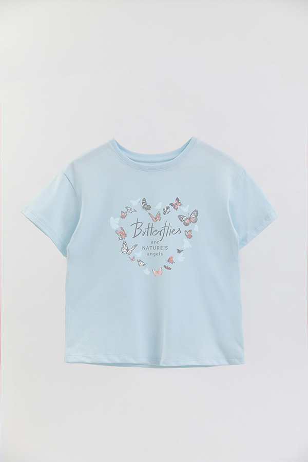 REMERA GIRL OVER BUTTERFLIES