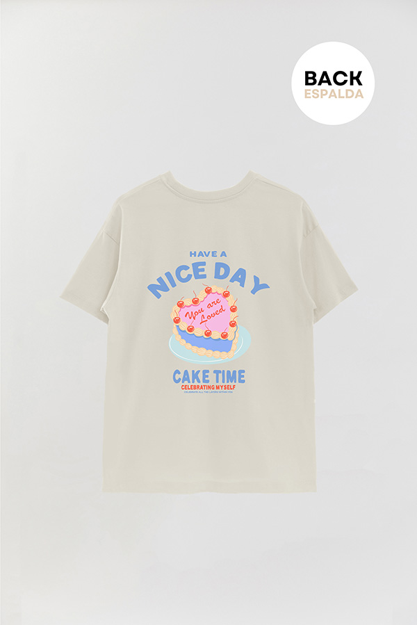 REMERA OVER FB ESTAMPADA CAKE TIME