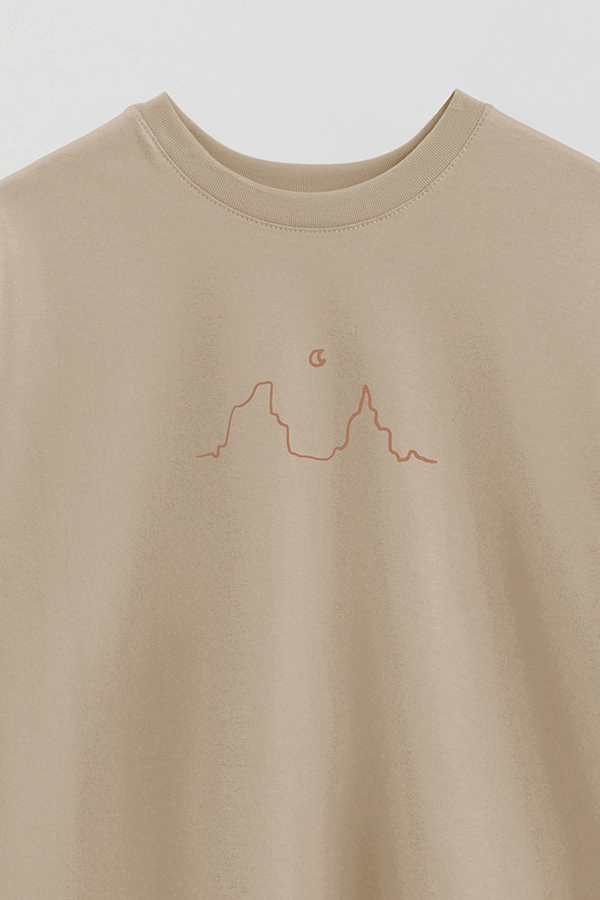 REMERA OVER ESTAMPADA WESTERN DESERT NIGHT