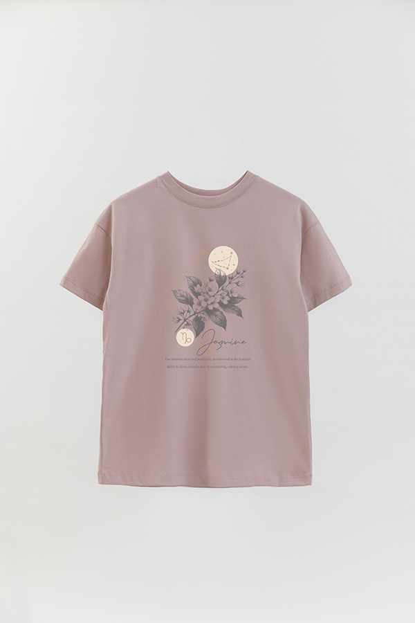 REMERA OVER ESTAMPADA ZODIAC CAPRICORN