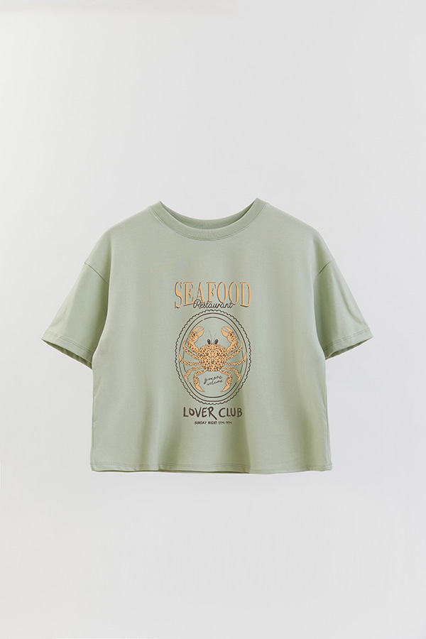 REMERA CROP ESTAMPADA SF SEAFOOD RESTAURANT