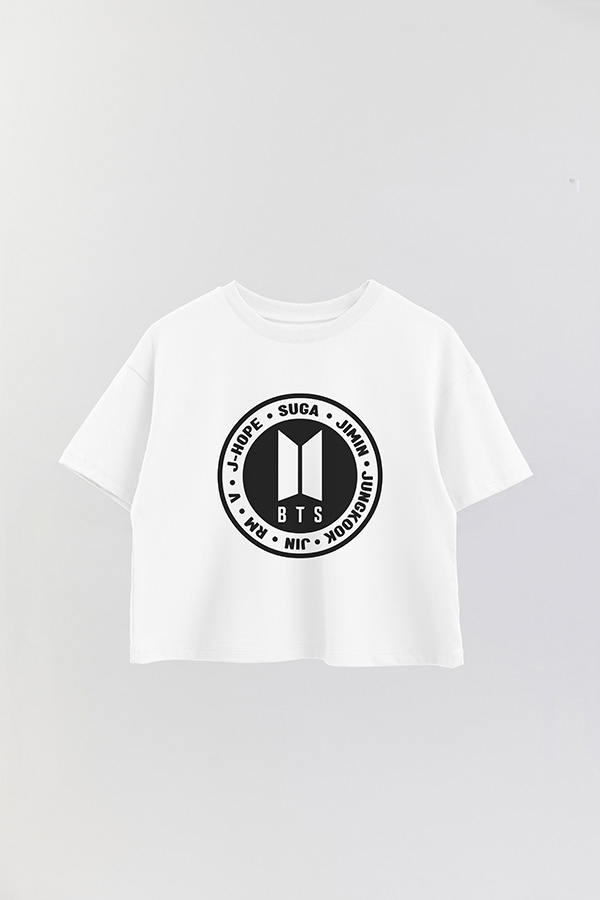 REMERA CROP ESTAMPADA BTS 18