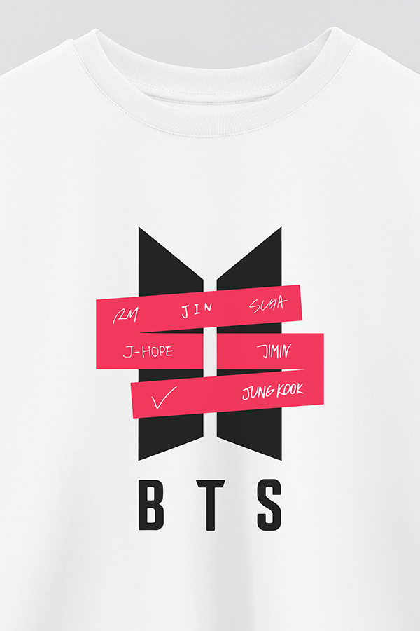 REMERA CROP ESTAMPADA BTS 17