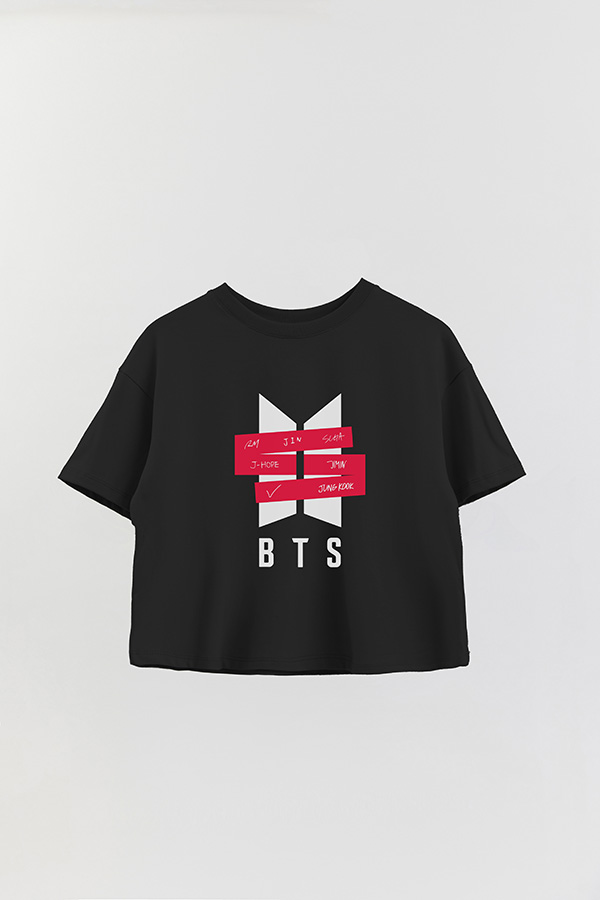 REMERA CROP ESTAMPADA BTS 17