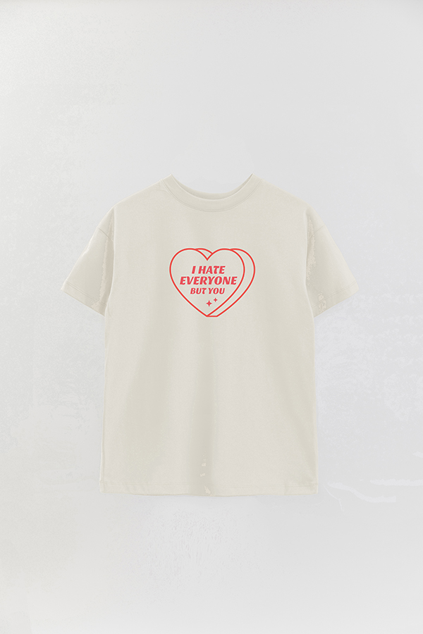 REMERA OVER ESTAMPADA VALENTINE BUNDLE HATE