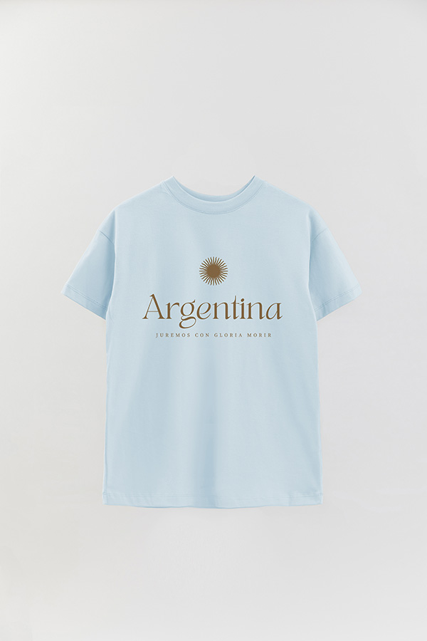 REMERA OVER ESTAMPADA ARG JUREMOS CON GLORIA