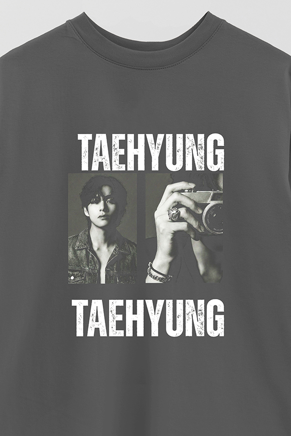 REMERA OVER ESTAMPADA BTS HT TAEHYUNG