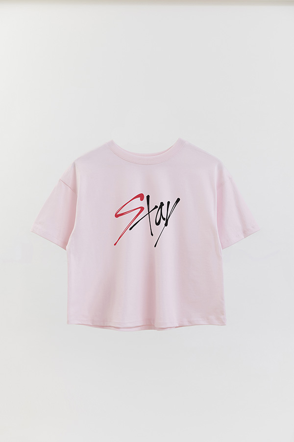 REMERA CROP ESTAMPADA SKZ STAY
