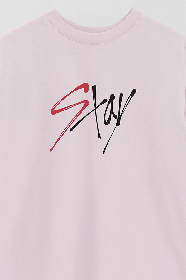 REMERA OVER ESTAMPADA SKZ STAY