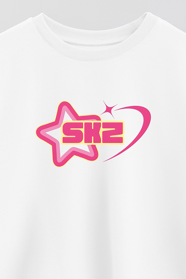 REMERA CROP ESTAMPADA SKZ ROSA
