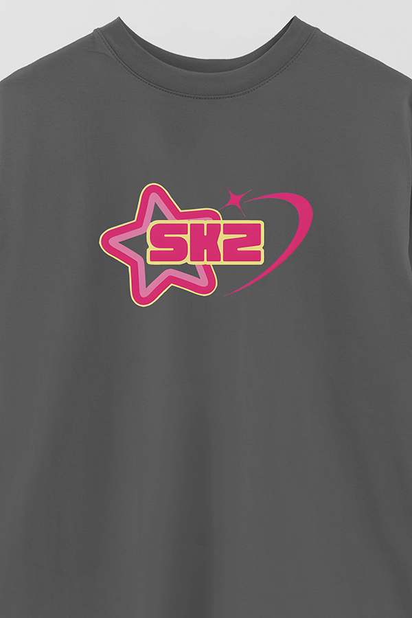 REMERA OVER ESTAMPADA SKZ ROSA