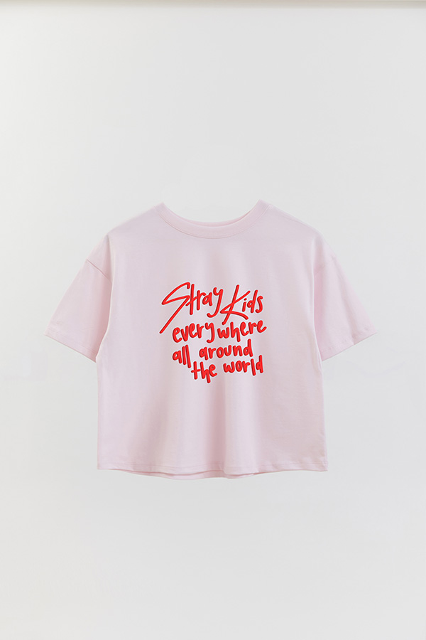REMERA CROP ESTAMPADA SKZ 5