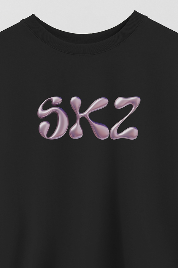 REMERA CROP ESTAMPADA SKZ 8