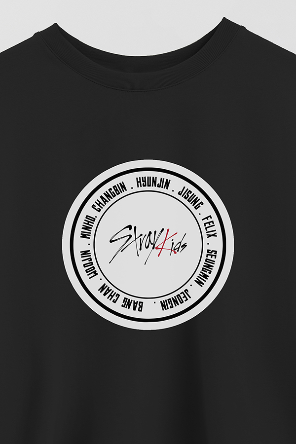 REMERA CROP ESTAMPADA SKZ 9