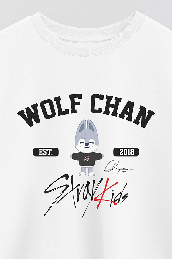 REMERA CROP ESTAMPADA SKZOO WOLF CHAN