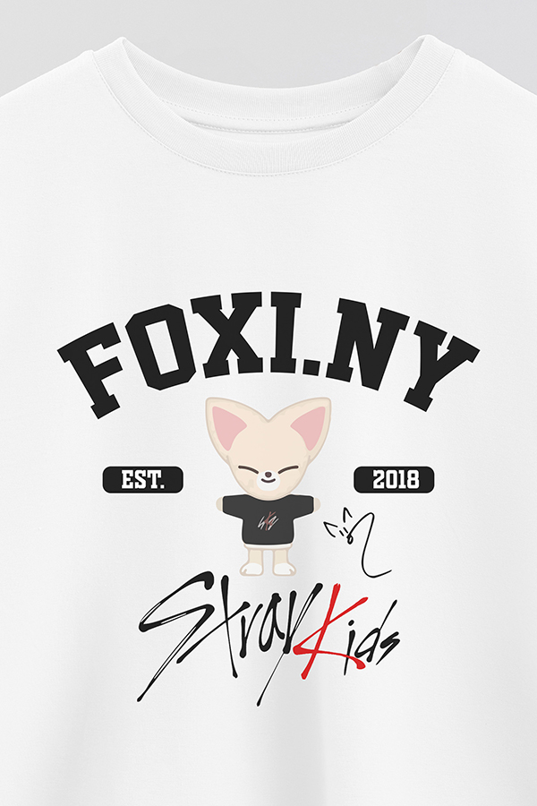 REMERA CROP ESTAMPADA SKZOO FOXI.NY