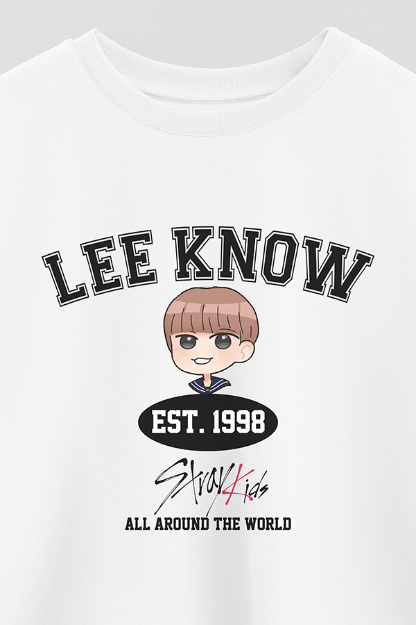 REMERA CROP ESTAMPADA SKZ VST LEE KNOW