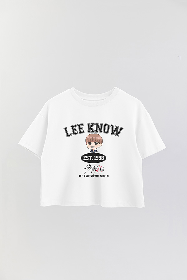 REMERA CROP ESTAMPADA SKZ VST LEE KNOW