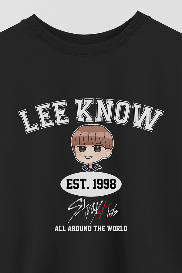 REMERA CROP ESTAMPADA SKZ VST LEE KNOW