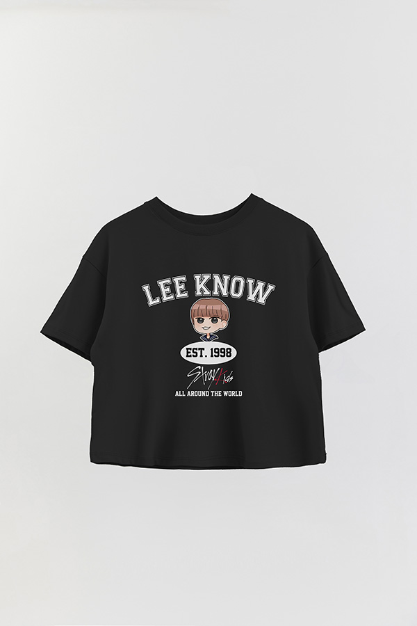 REMERA CROP ESTAMPADA SKZ VST LEE KNOW