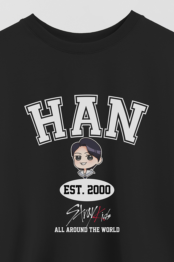 REMERA CROP ESTAMPADA SKZ VST HAN