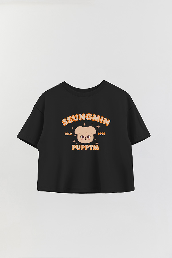 REMERA CROP ESTAMPADA SKZOO6 SEUNGMIN