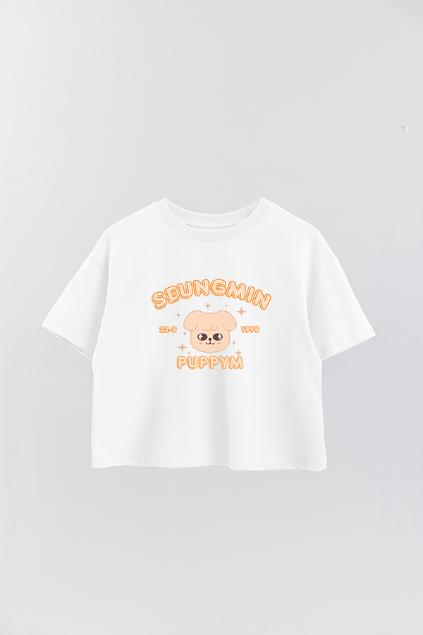 REMERA CROP ESTAMPADA SKZOO6 SEUNGMIN