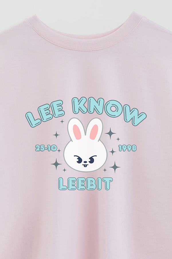 REMERA CROP ESTAMPADA SKZOO6 LEE KNOW