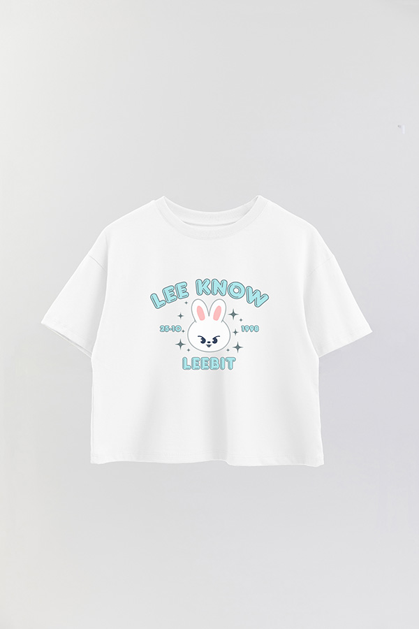 REMERA CROP ESTAMPADA SKZOO6 LEE KNOW
