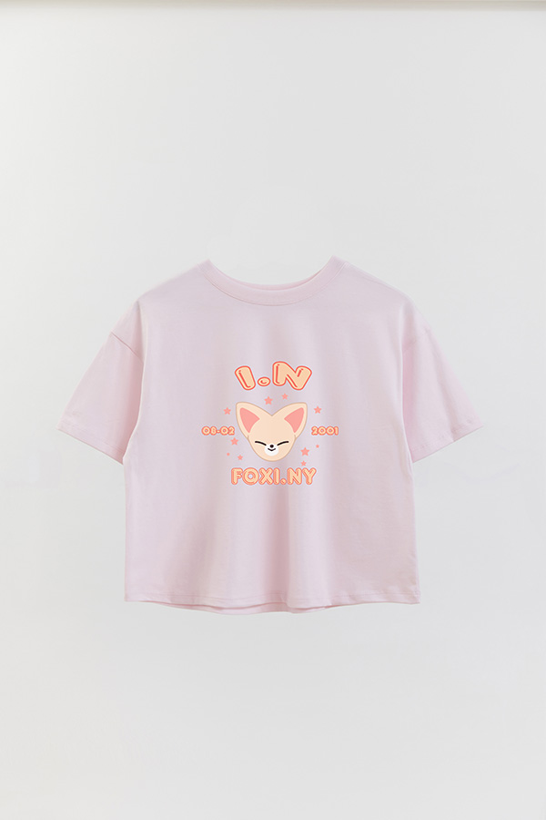 REMERA CROP ESTAMPADA SKZOO6 I.N