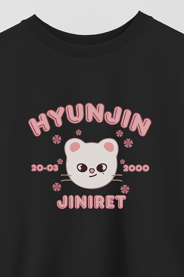 REMERA CROP ESTAMPADA SKZOO6 HYUNJIN