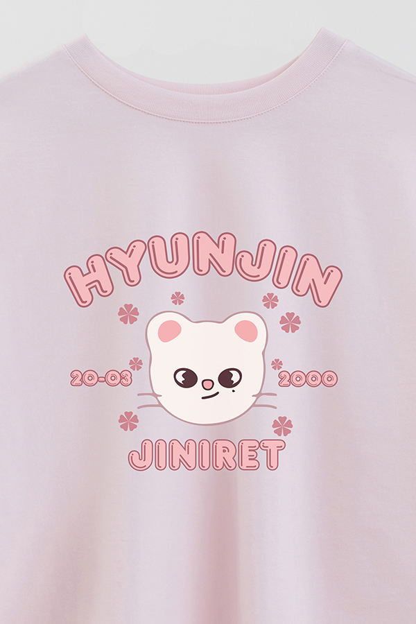 REMERA CROP ESTAMPADA SKZOO6 HYUNJIN