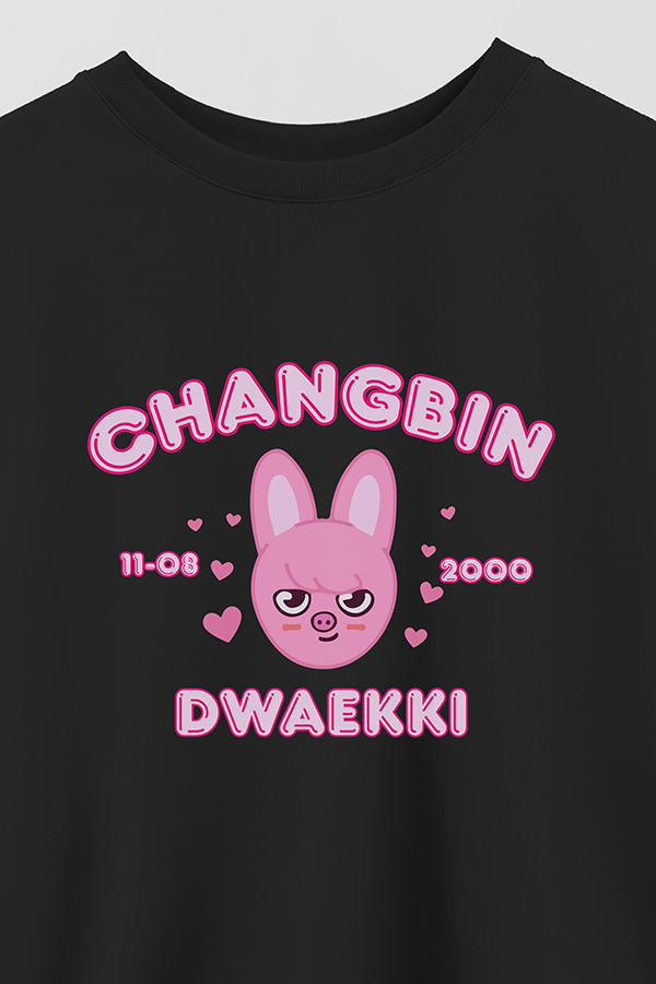REMERA CROP ESTAMPADA SKZOO6 CHANGBIN