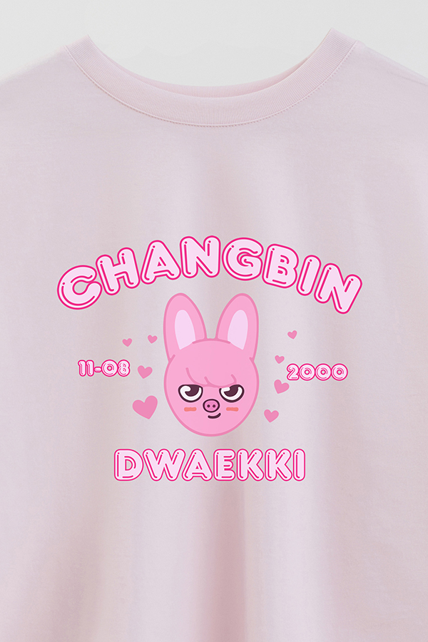 REMERA CROP ESTAMPADA SKZOO6 CHANGBIN