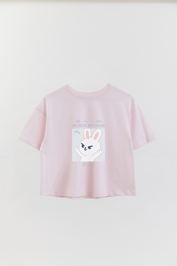 REMERA CROP ESTAMPADA SKZOO4 LEE KNOW