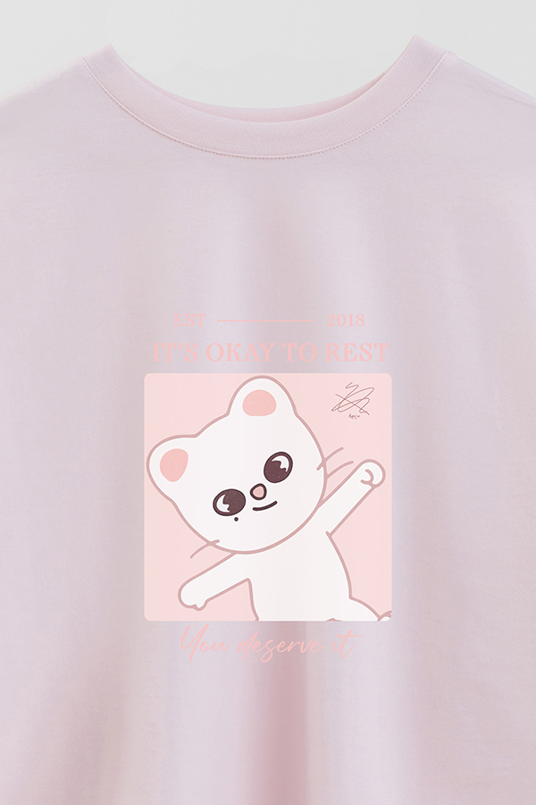 REMERA CROP ESTAMPADA SKZOO4 HYUNJIN
