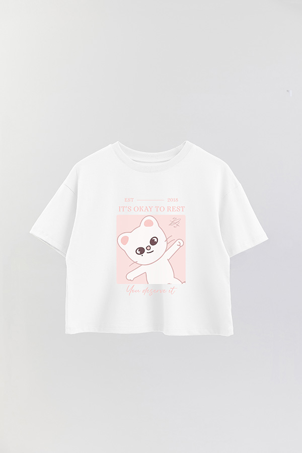 REMERA CROP ESTAMPADA SKZOO4 HYUNJIN