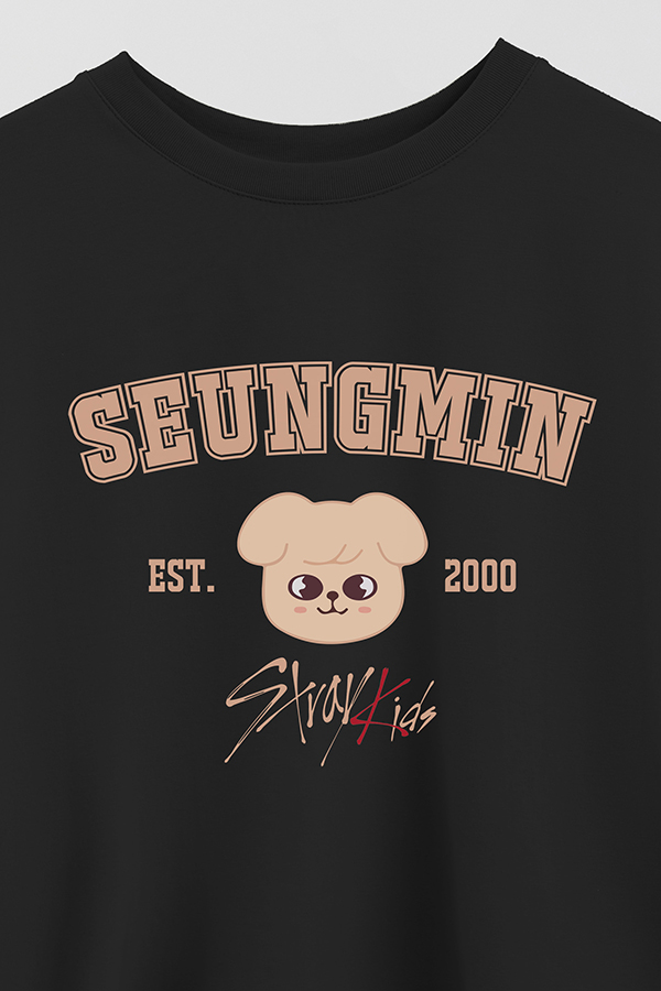 REMERA CROP ESTAMPADA SKZOO3 SEUNGMIN