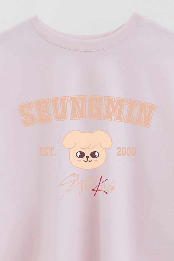 REMERA CROP ESTAMPADA SKZOO3 SEUNGMIN