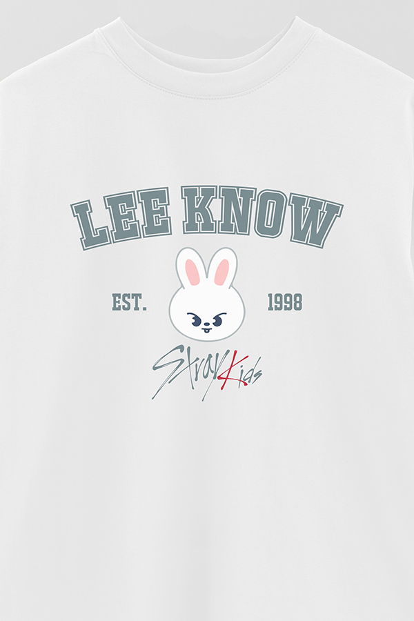 REMERA OVER ESTAMPADA SKZOO3 LEE KNOW