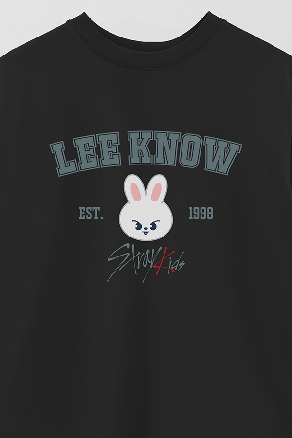 REMERA OVER ESTAMPADA SKZOO3 LEE KNOW