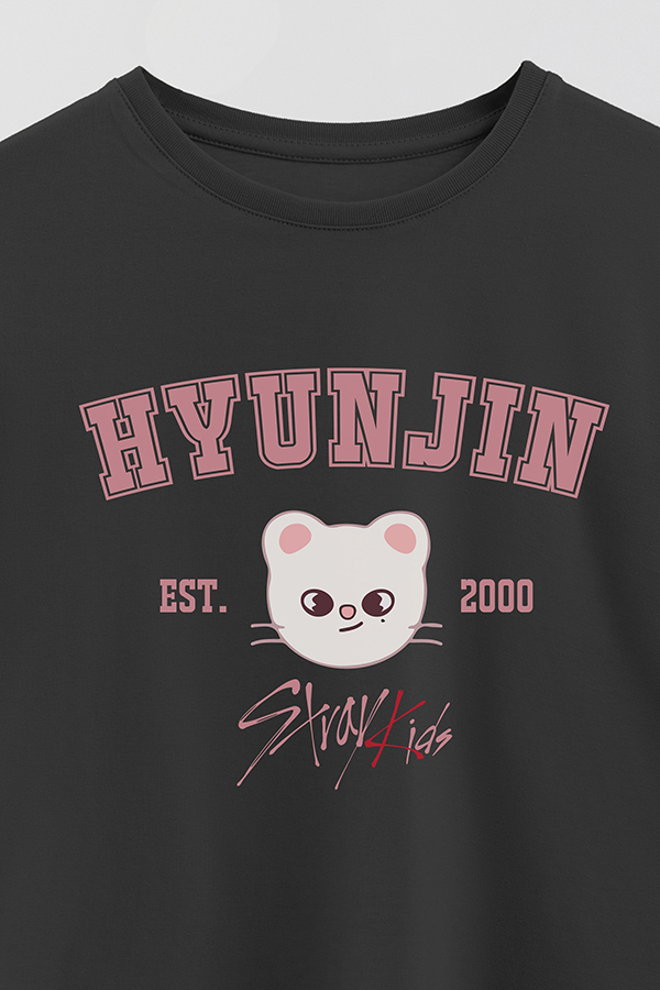 REMERA KID OVERSIZE SKZOO3 HYUNJIN