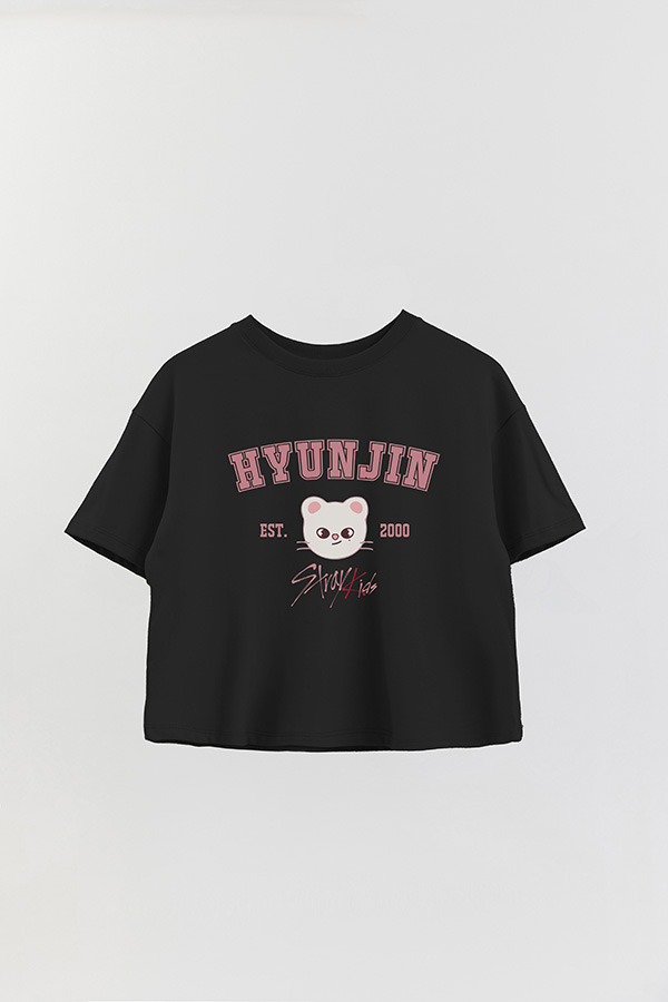 REMERA CROP ESTAMPADA SKZOO3 HYUNJIN