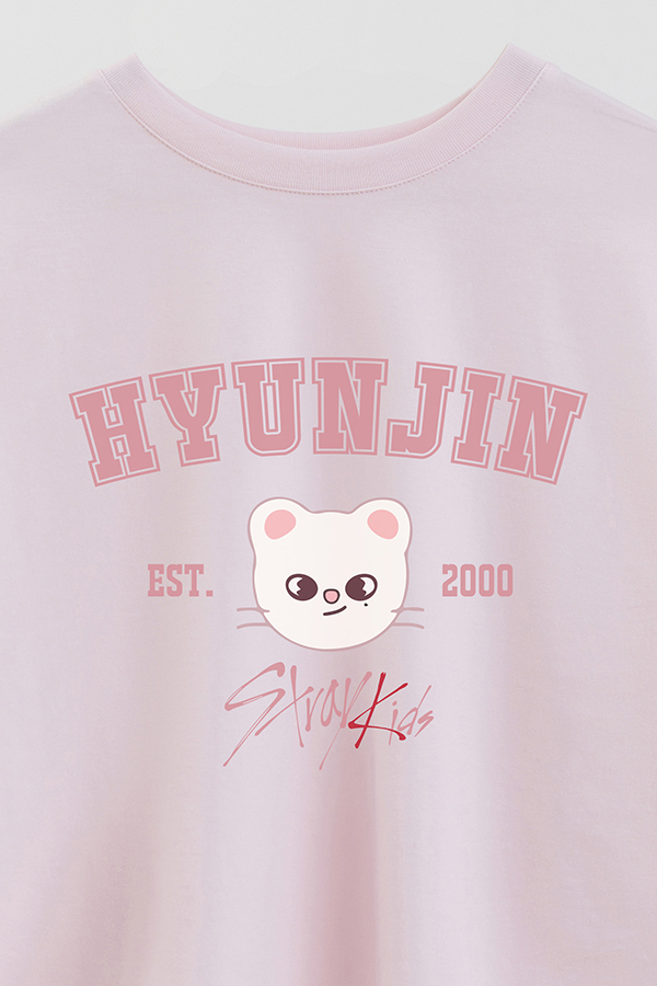 REMERA CROP ESTAMPADA SKZOO3 HYUNJIN