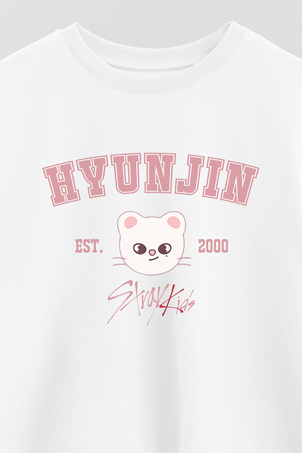 REMERA CROP ESTAMPADA SKZOO3 HYUNJIN